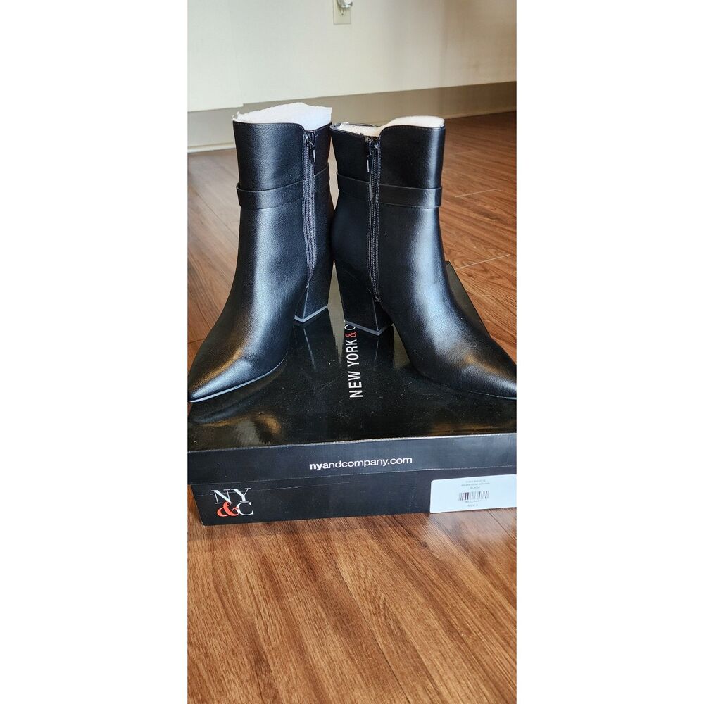 NWB - NEW YORK & COMPANY DANI BLOCK HEEL BOOTIE BLACK SIZE 8